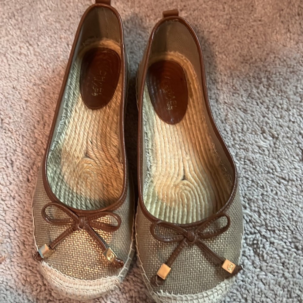 Shoes - Picture 2 of 6